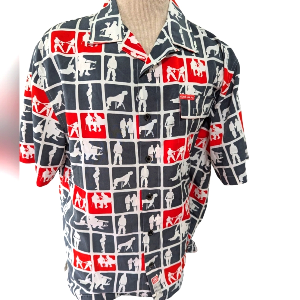 NEW...Ecko Unlimited  Graphic Abstract Art Fighting Print Shirt - Size Large